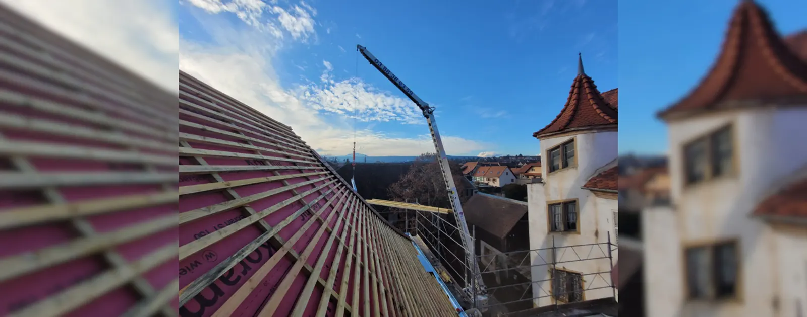 Réfection de la toiture du presbytère de Rosheim, grue Buck Étanchéité et tourelle du bâtiment